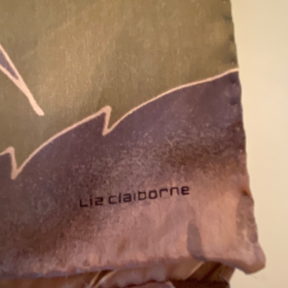 Vintage Liz Claibourne Neutral Leaves Scarf - Picture 2 of 5